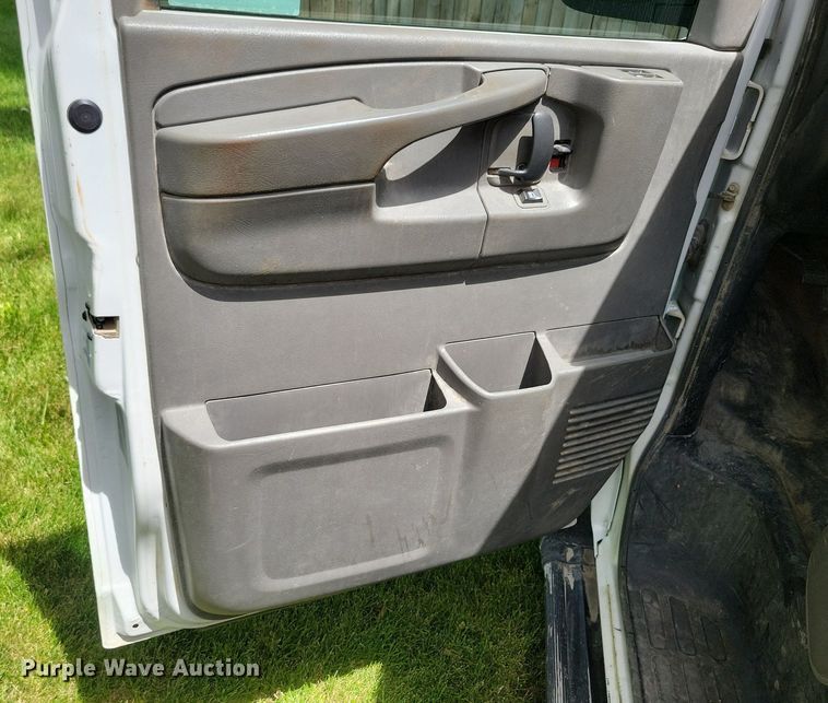 image for item KA9980 2013 Chevrolet  Express 1500 van