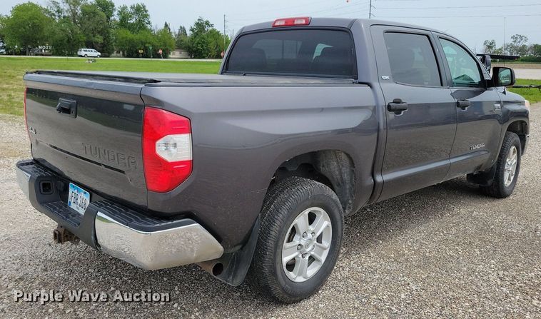 image for item KB9018 2015 Toyota Tundra CrewMax pickup truck