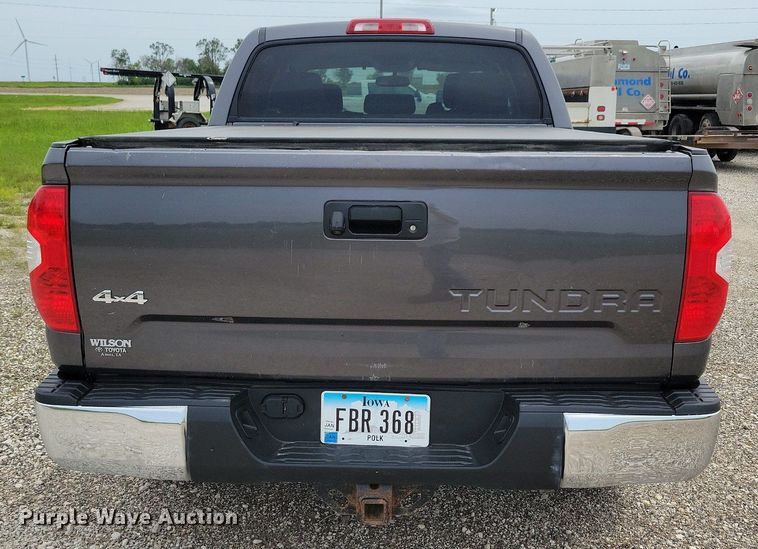 image for item KB9018 2015 Toyota Tundra CrewMax pickup truck