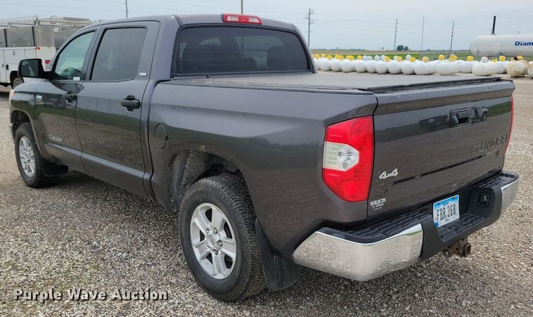 image for item KB9018 2015 Toyota Tundra CrewMax pickup truck