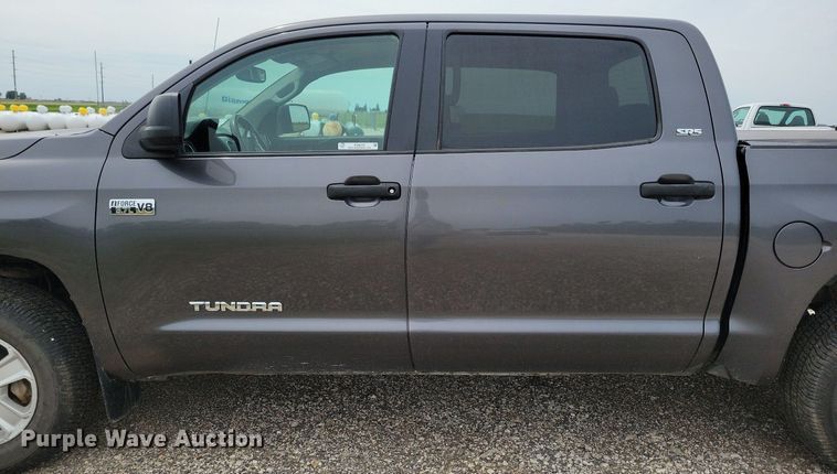 image for item KB9018 2015 Toyota Tundra CrewMax pickup truck