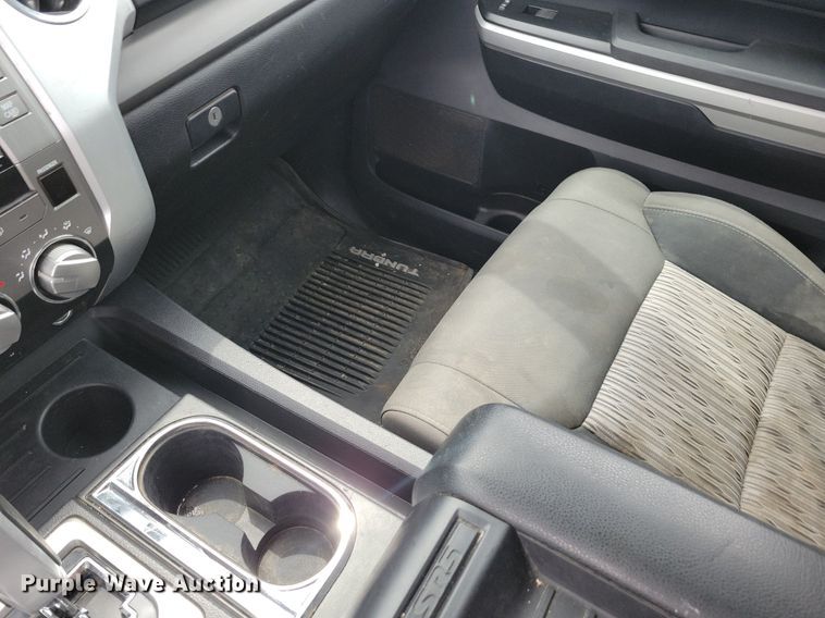 image for item KB9018 2015 Toyota Tundra CrewMax pickup truck