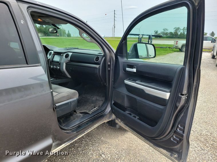 image for item KB9018 2015 Toyota Tundra CrewMax pickup truck