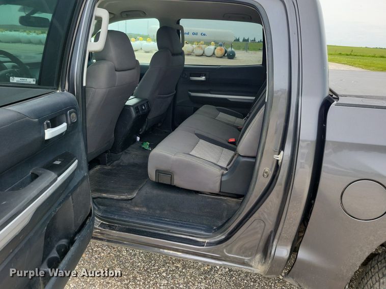 image for item KB9018 2015 Toyota Tundra CrewMax pickup truck
