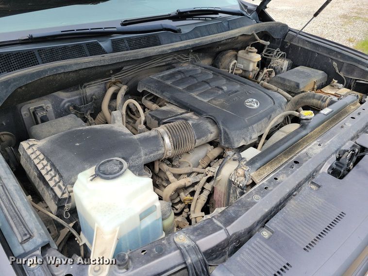 image for item KB9018 2015 Toyota Tundra CrewMax pickup truck