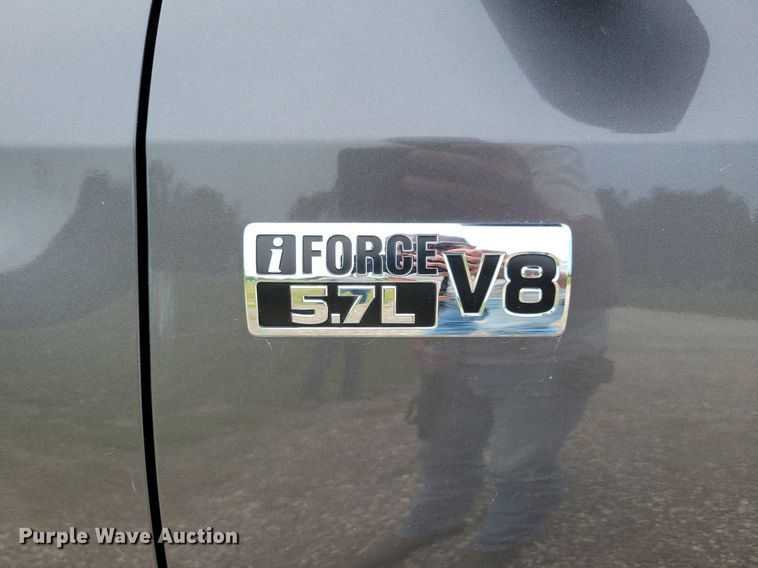 image for item KB9018 2015 Toyota Tundra CrewMax pickup truck