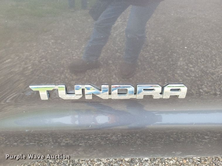 image for item KB9018 2015 Toyota Tundra CrewMax pickup truck