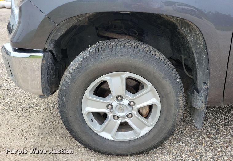 image for item KB9018 2015 Toyota Tundra CrewMax pickup truck