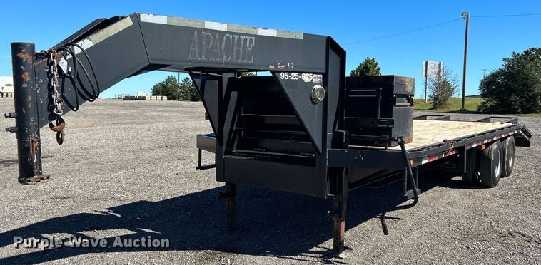 image for item KH9542 2005 Apache equipment trailer