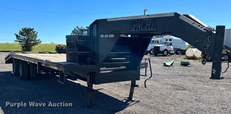 image for item KH9542 2005 Apache equipment trailer