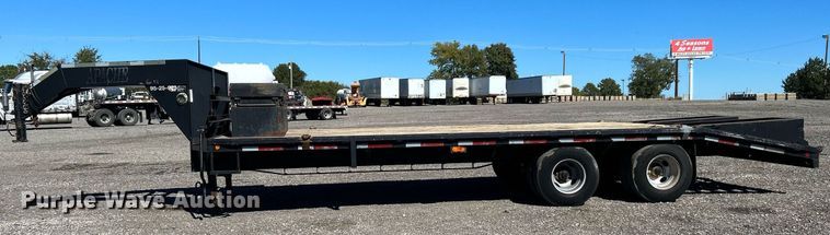 image for item KH9542 2005 Apache equipment trailer