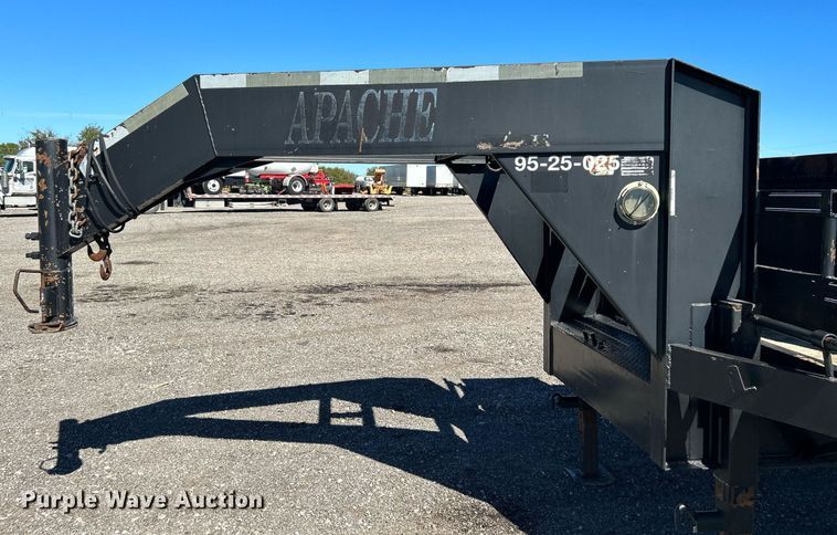 image for item KH9542 2005 Apache equipment trailer