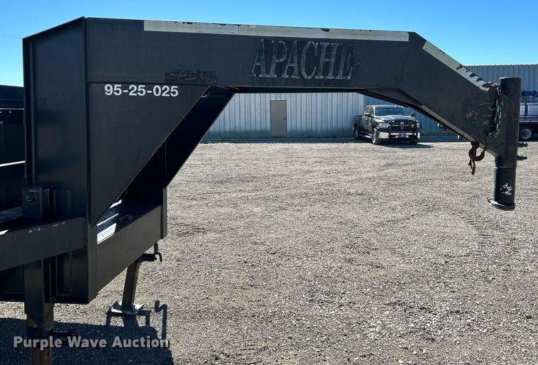 image for item KH9542 2005 Apache equipment trailer