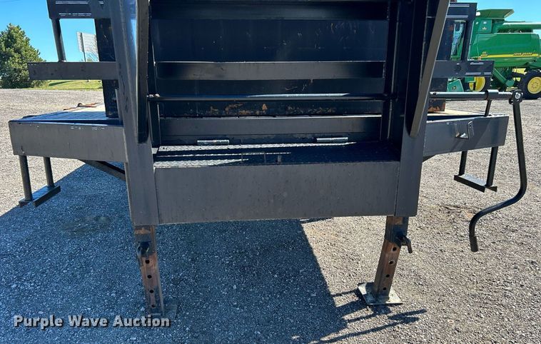 image for item KH9542 2005 Apache equipment trailer