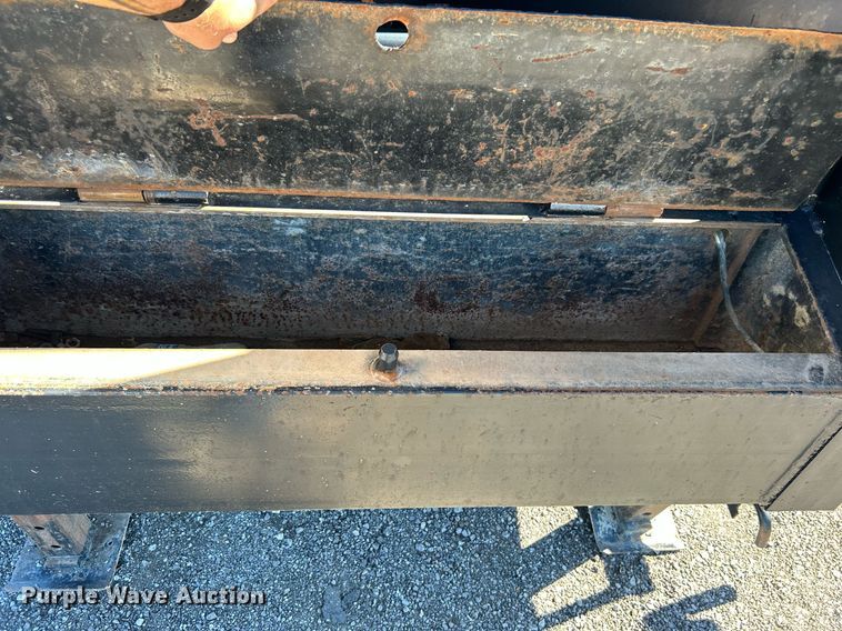 image for item KH9542 2005 Apache equipment trailer