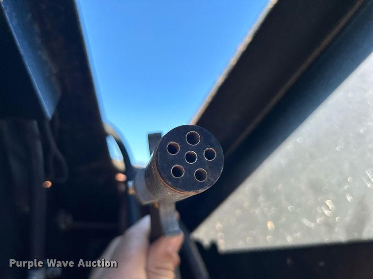 image for item KH9542 2005 Apache equipment trailer