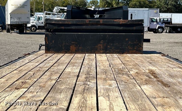 image for item KH9542 2005 Apache equipment trailer