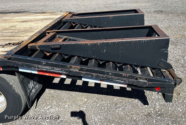 image for item KH9542 2005 Apache equipment trailer