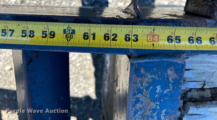 image for item KH9542 2005 Apache equipment trailer