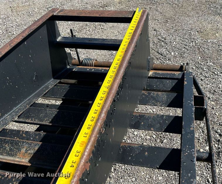 image for item KH9542 2005 Apache equipment trailer