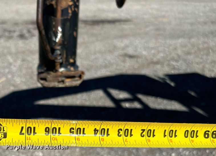 image for item KH9542 2005 Apache equipment trailer