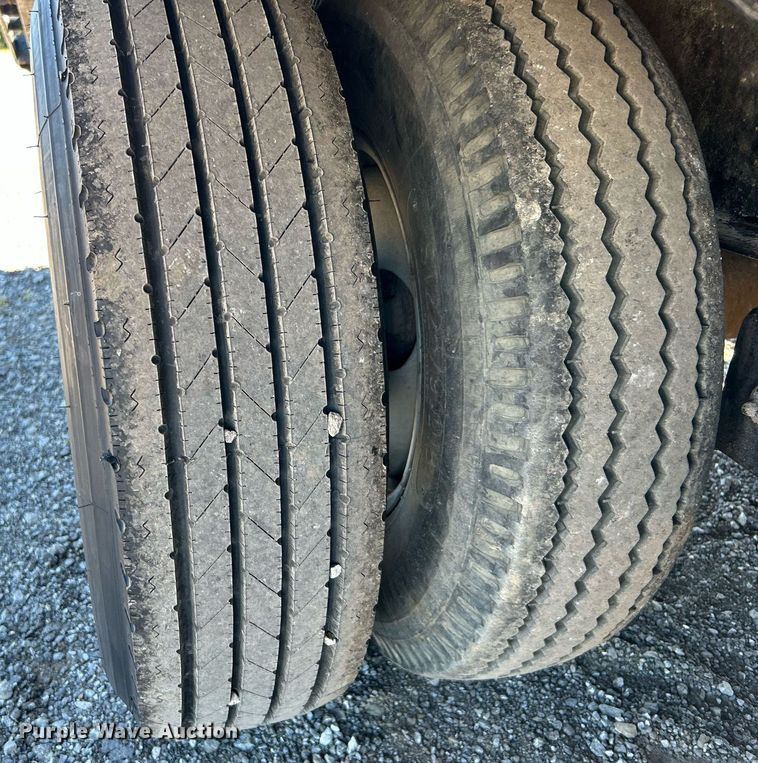 image for item KH9542 2005 Apache equipment trailer