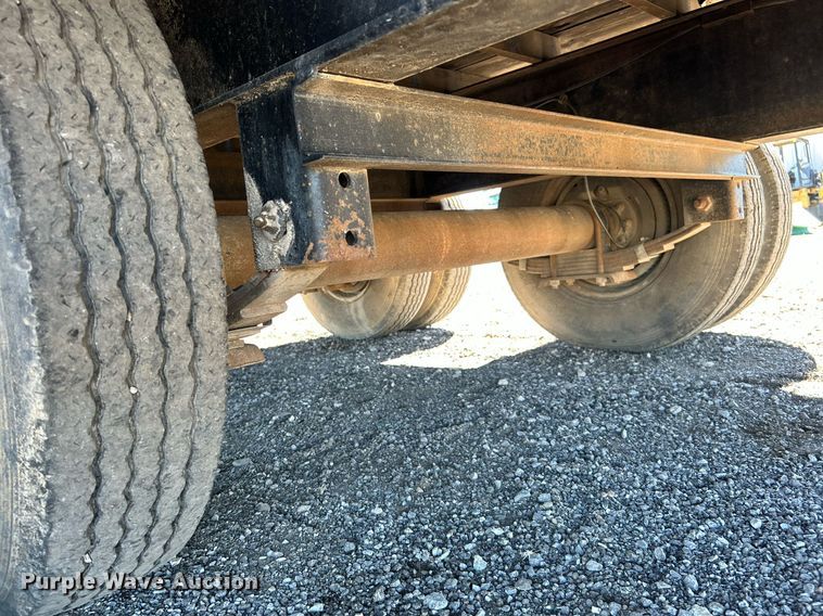 image for item KH9542 2005 Apache equipment trailer