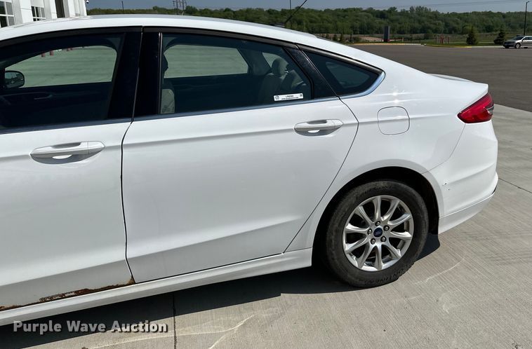 image for item LR9360 2017 Ford Fusion 