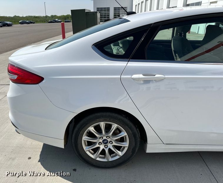 image for item LR9360 2017 Ford Fusion 