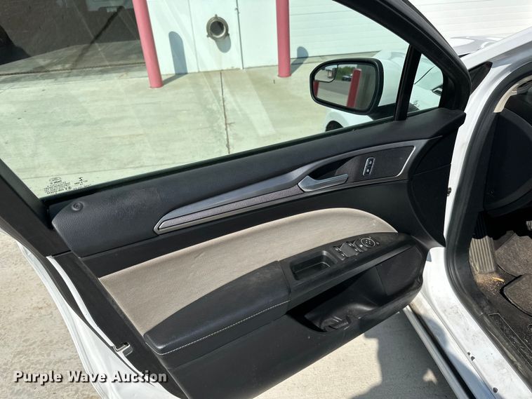 image for item LR9360 2017 Ford Fusion 