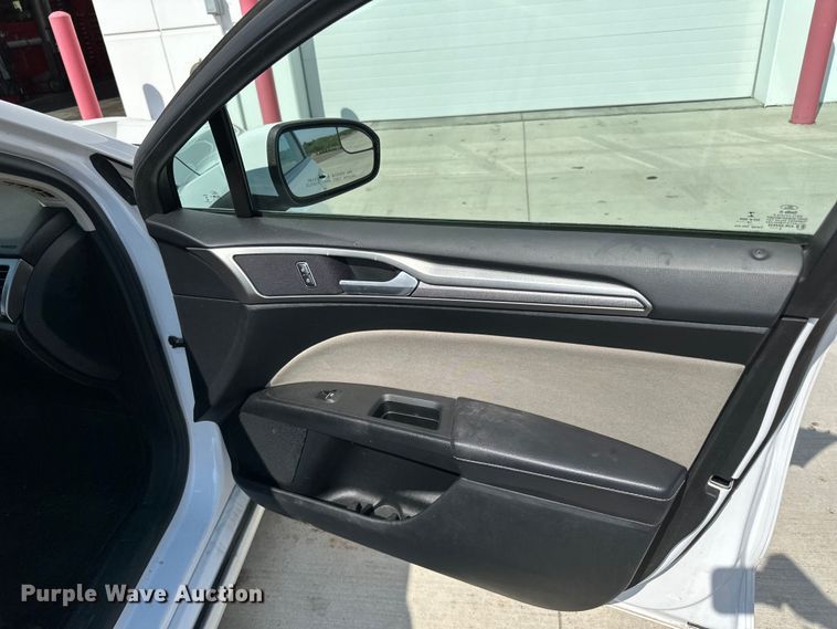 image for item LR9360 2017 Ford Fusion 