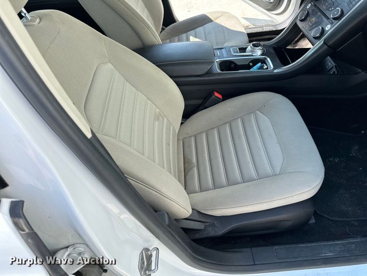 image for item LR9360 2017 Ford Fusion 