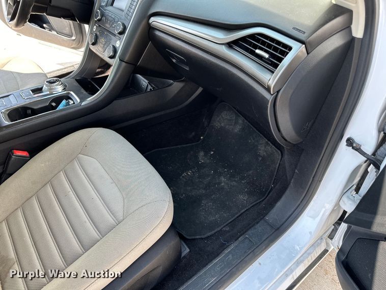 image for item LR9360 2017 Ford Fusion 