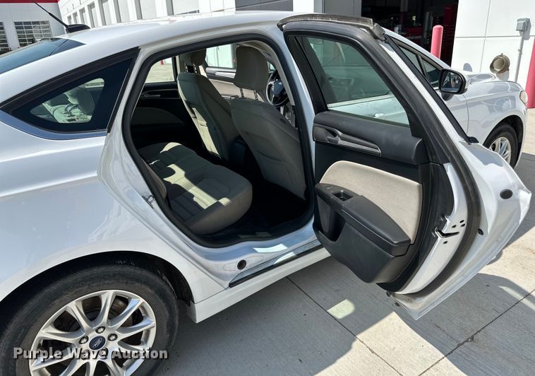 image for item LR9360 2017 Ford Fusion 