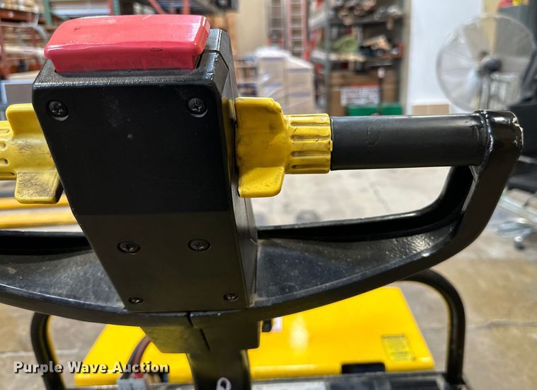 image for item LR9372 Hyster B80XT pallet jack