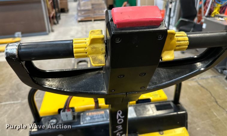 image for item LR9372 Hyster B80XT pallet jack