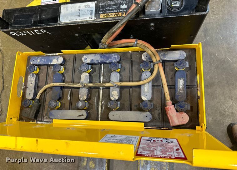 image for item LR9372 Hyster B80XT pallet jack