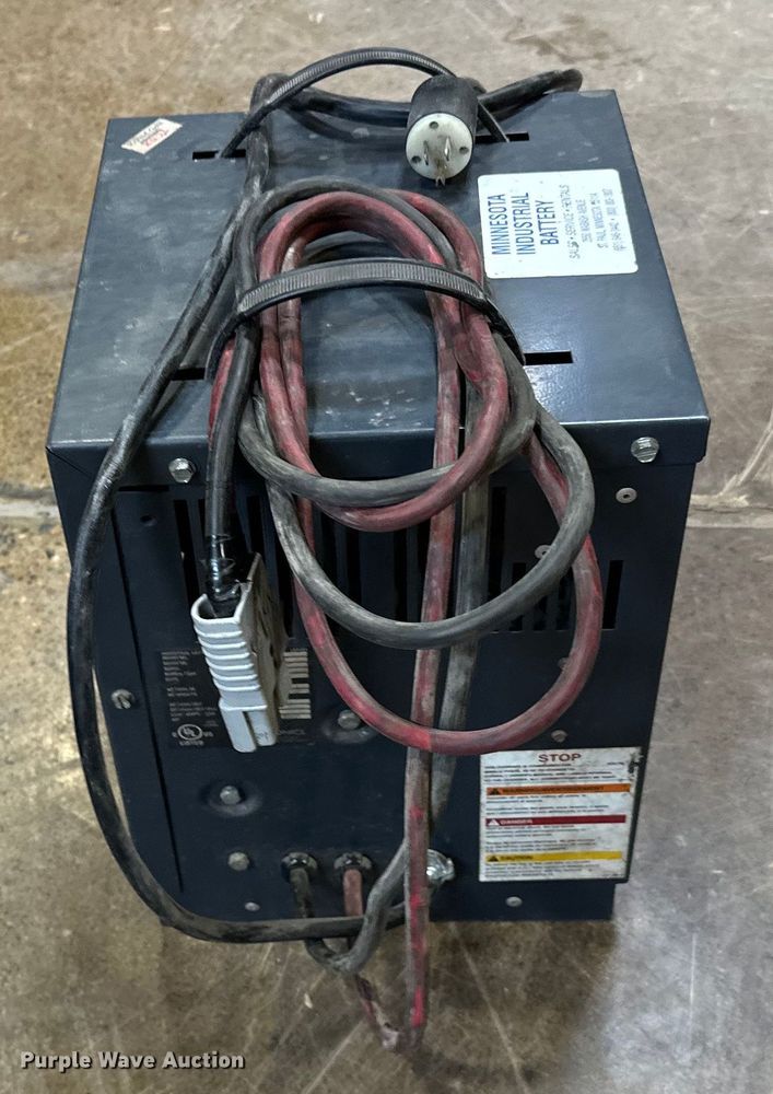 image for item LR9372 Hyster B80XT pallet jack