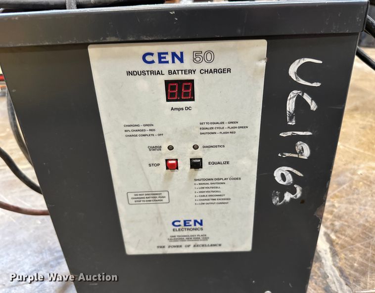 image for item LR9372 Hyster B80XT pallet jack