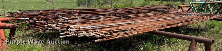 image for item LU9912 Approximately 600 pieces of sucker rods