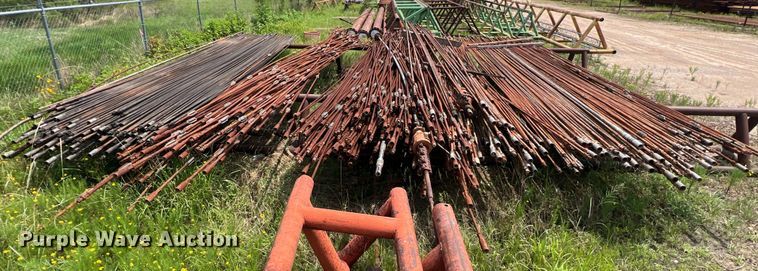 image for item LU9912 Approximately 600 pieces of sucker rods