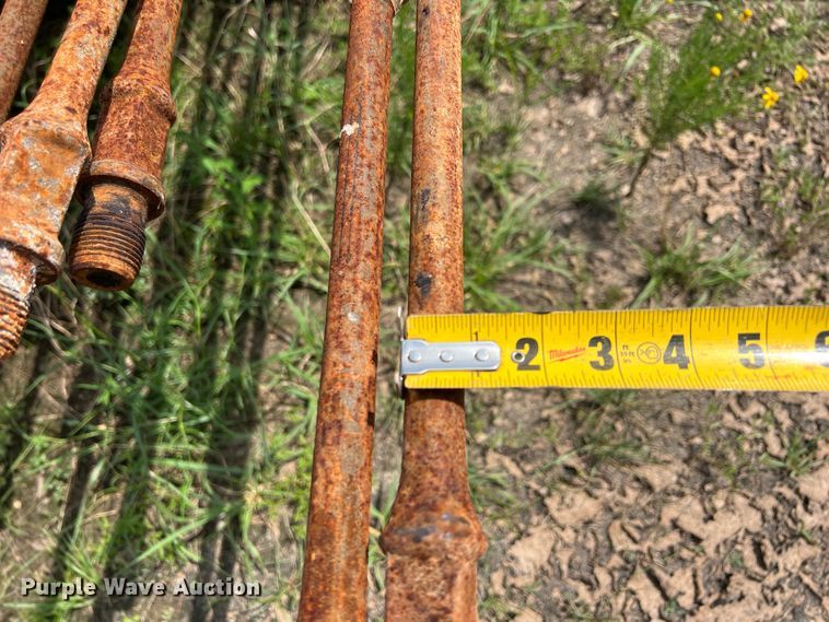 image for item LU9912 Approximately 600 pieces of sucker rods