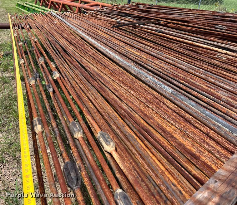 image for item LU9912 Approximately 600 pieces of sucker rods