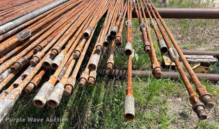 image for item LU9912 Approximately 600 pieces of sucker rods