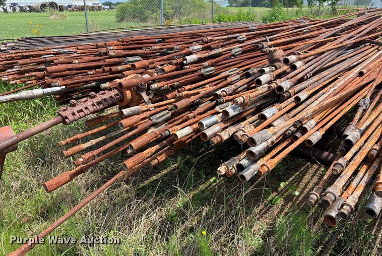 image for item LU9912 Approximately 600 pieces of sucker rods