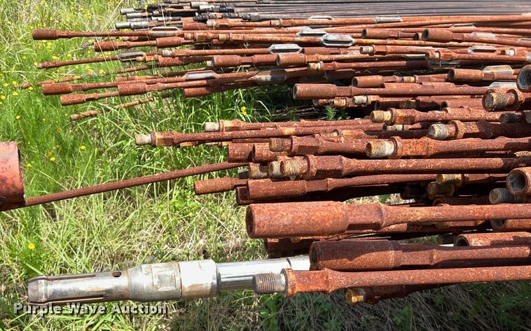 image for item LU9912 Approximately 600 pieces of sucker rods