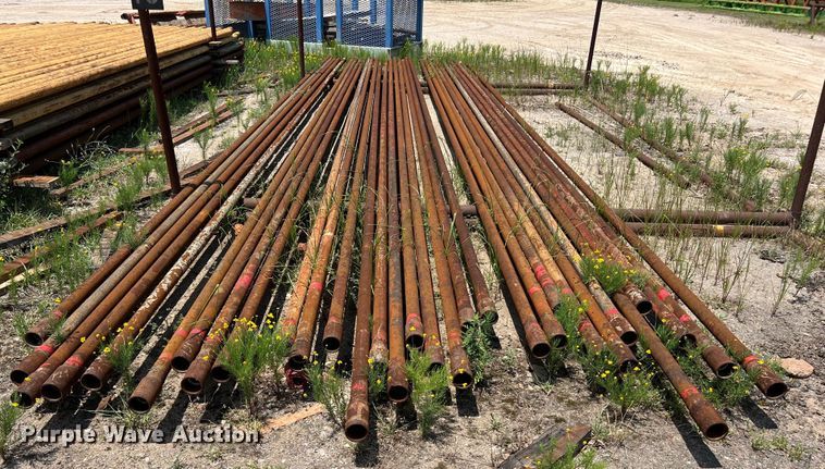 image for item LU9926 Approximately 31 joints of pipe