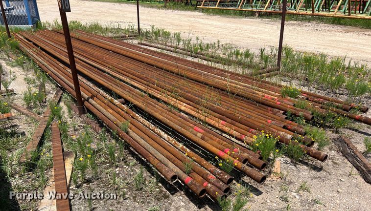 image for item LU9926 Approximately 31 joints of pipe