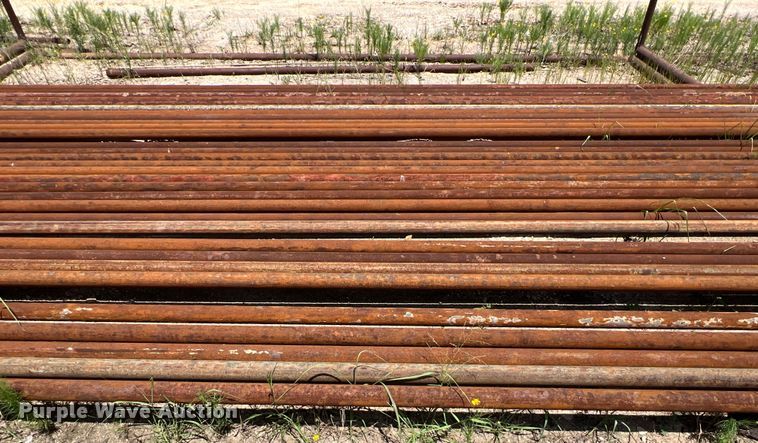 image for item LU9926 Approximately 31 joints of pipe