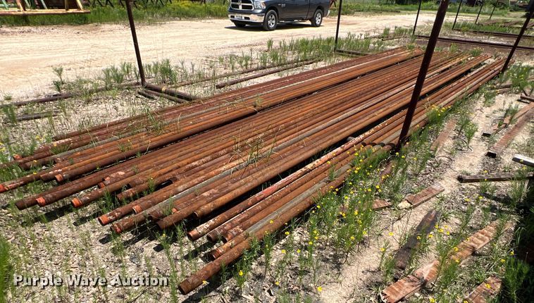 image for item LU9926 Approximately 31 joints of pipe